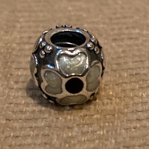 Pandora Daisy White Enamel Charm - Picture 6 of 14